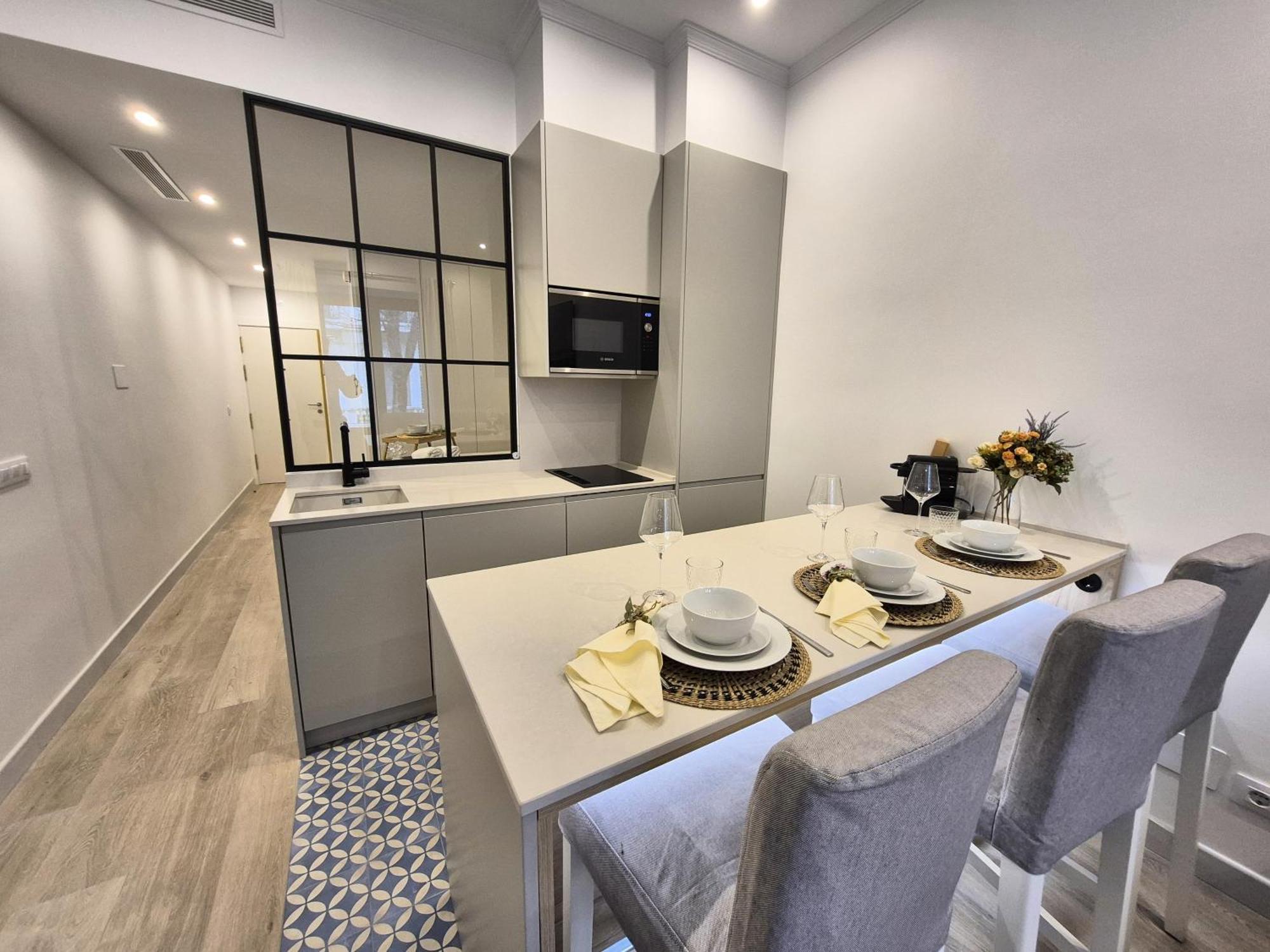 Apartamentos Plaza De Espana Мадрид Екстериор снимка