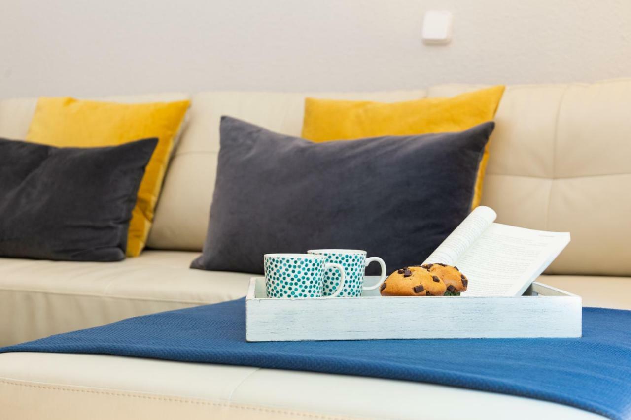 Apartamentos Plaza De Espana Мадрид Екстериор снимка