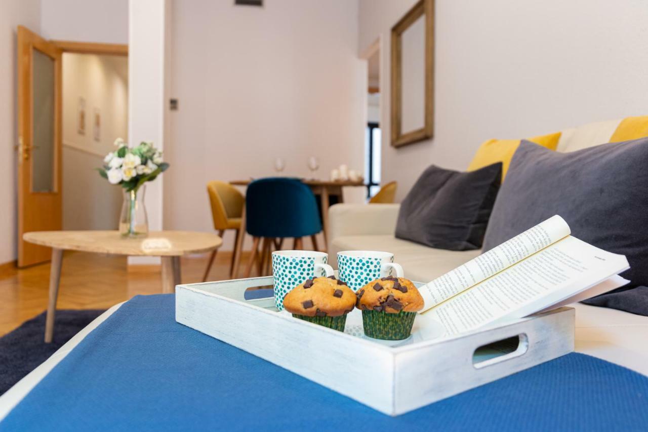 Apartamentos Plaza De Espana Мадрид Екстериор снимка