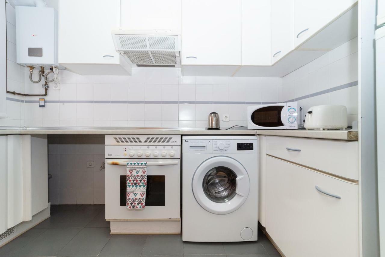 Apartamentos Plaza De Espana Мадрид Екстериор снимка