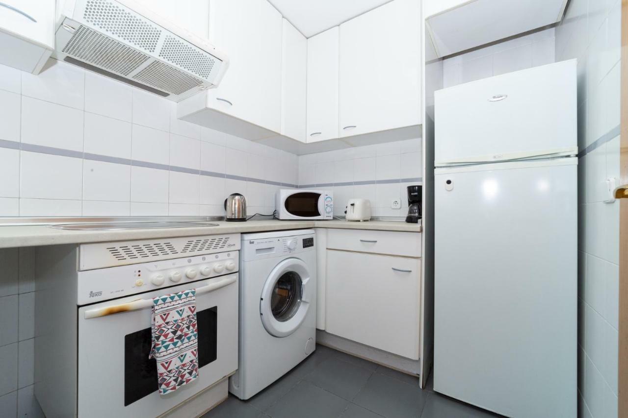 Apartamentos Plaza De Espana Мадрид Екстериор снимка