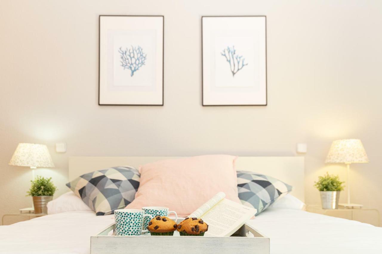 Apartamentos Plaza De Espana Мадрид Екстериор снимка